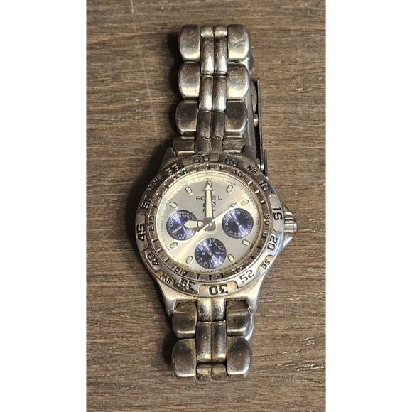 Vintage FOSSIL Blue BQ 9022, 100 Meters 330 Ft Water Resistant - Picture 1 of 5